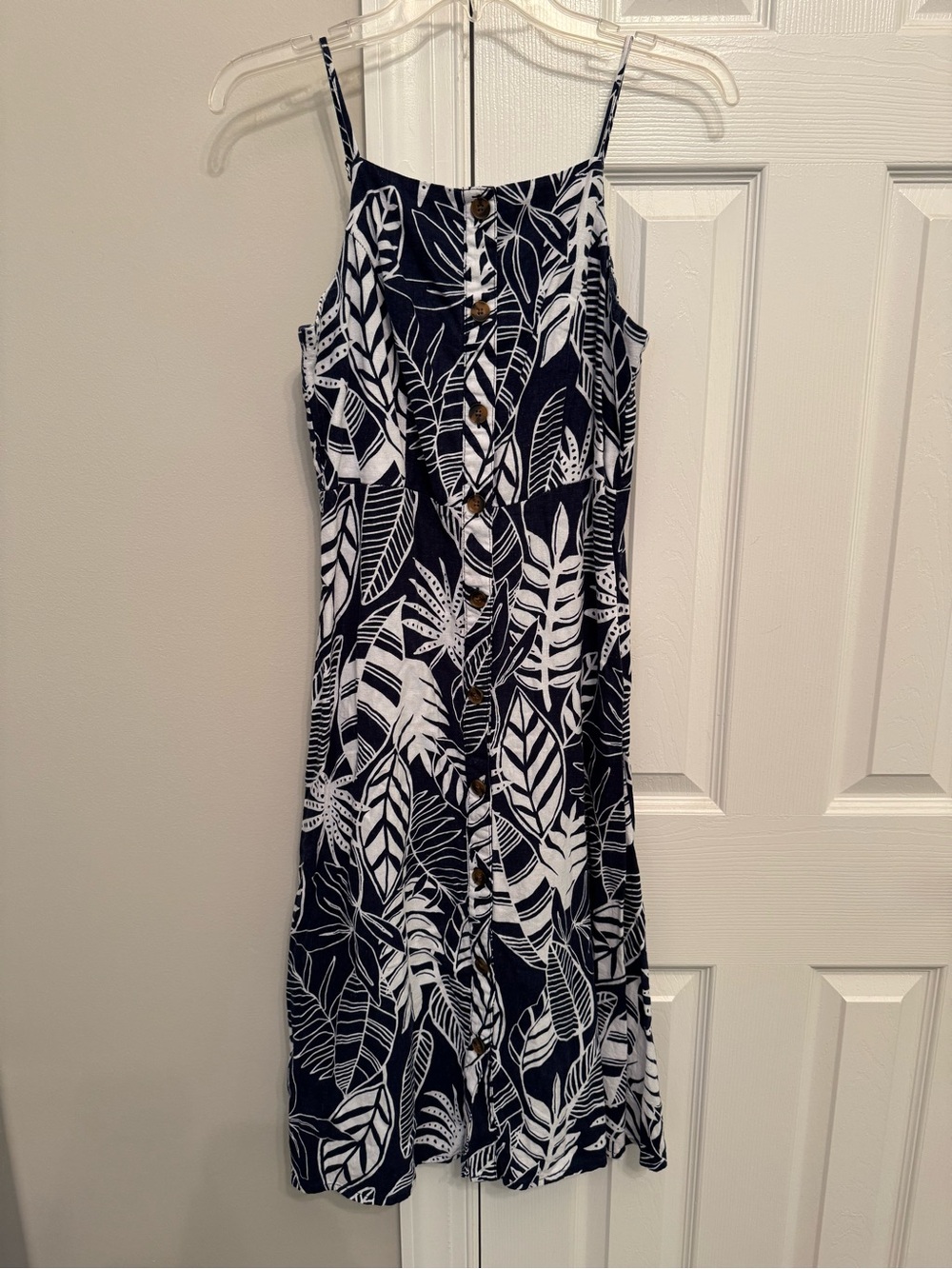 Old Navy Blue & White Leaf Print Button-Front Sundress